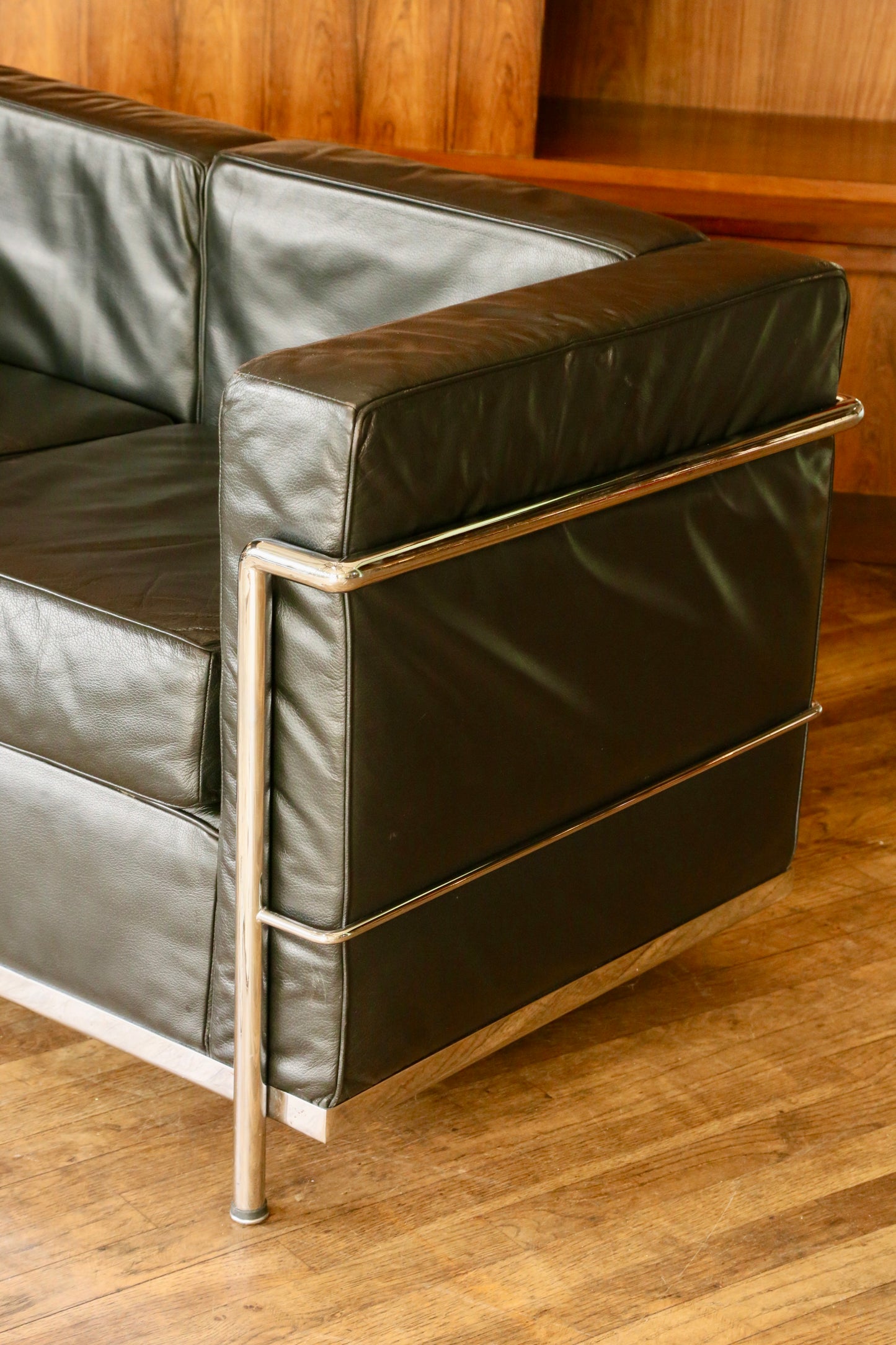 Bauhaus LC2-2 Style Chrome & Black Leather 2 Seater Sofa