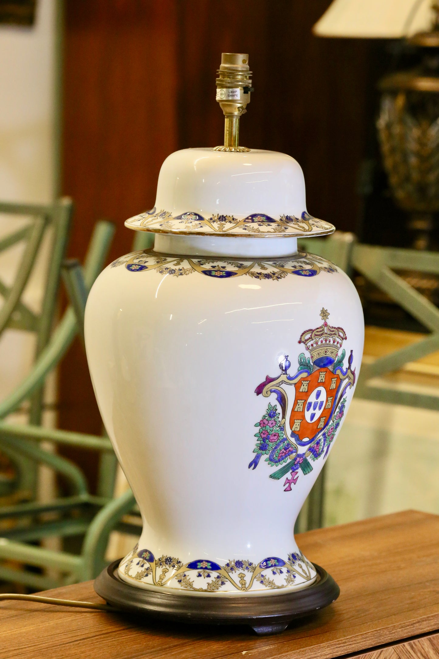 Regal Ceramic Table Lamp with Heraldic Emblem - Early 20th Century