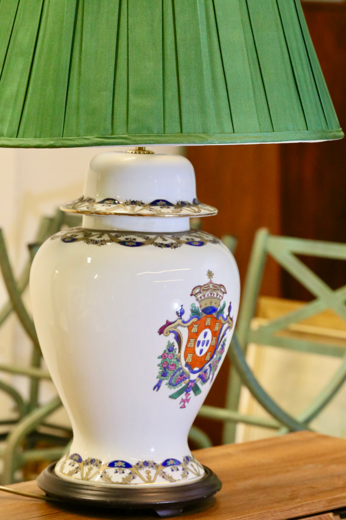 Regal Ceramic Table Lamp with Heraldic Emblem - Early 20th Century