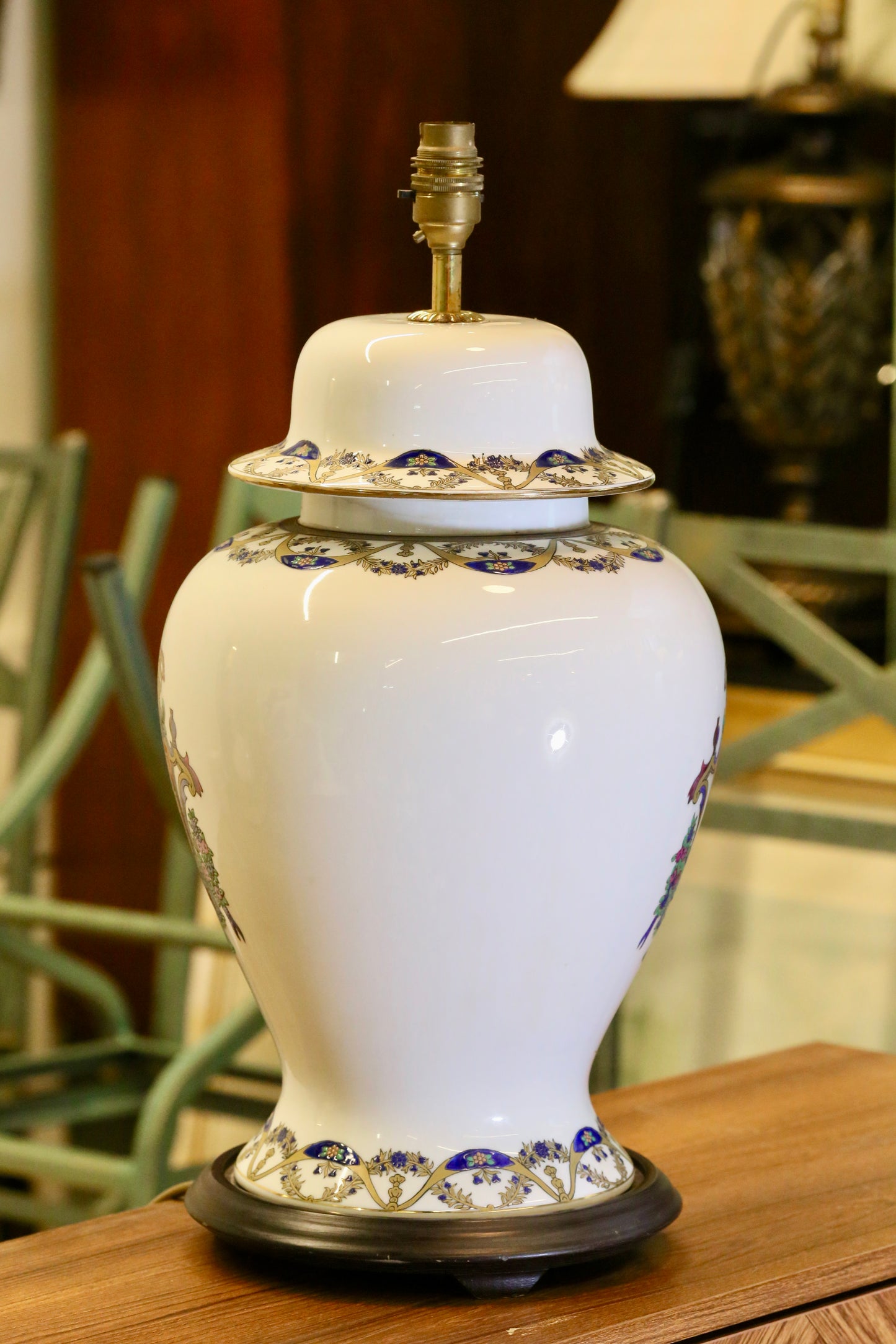 Regal Ceramic Table Lamp with Heraldic Emblem - Early 20th Century